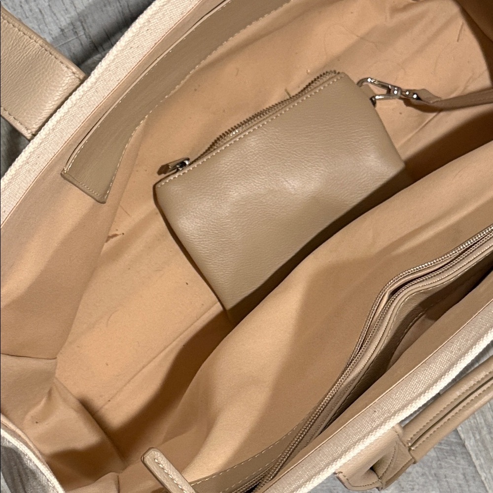 Chic Beige and Tan Tote Bag - Picture 5 of 5